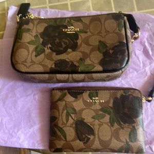 NWOT HOST PICKCoach RARE leather small bag on a chain with COACH wristlet.